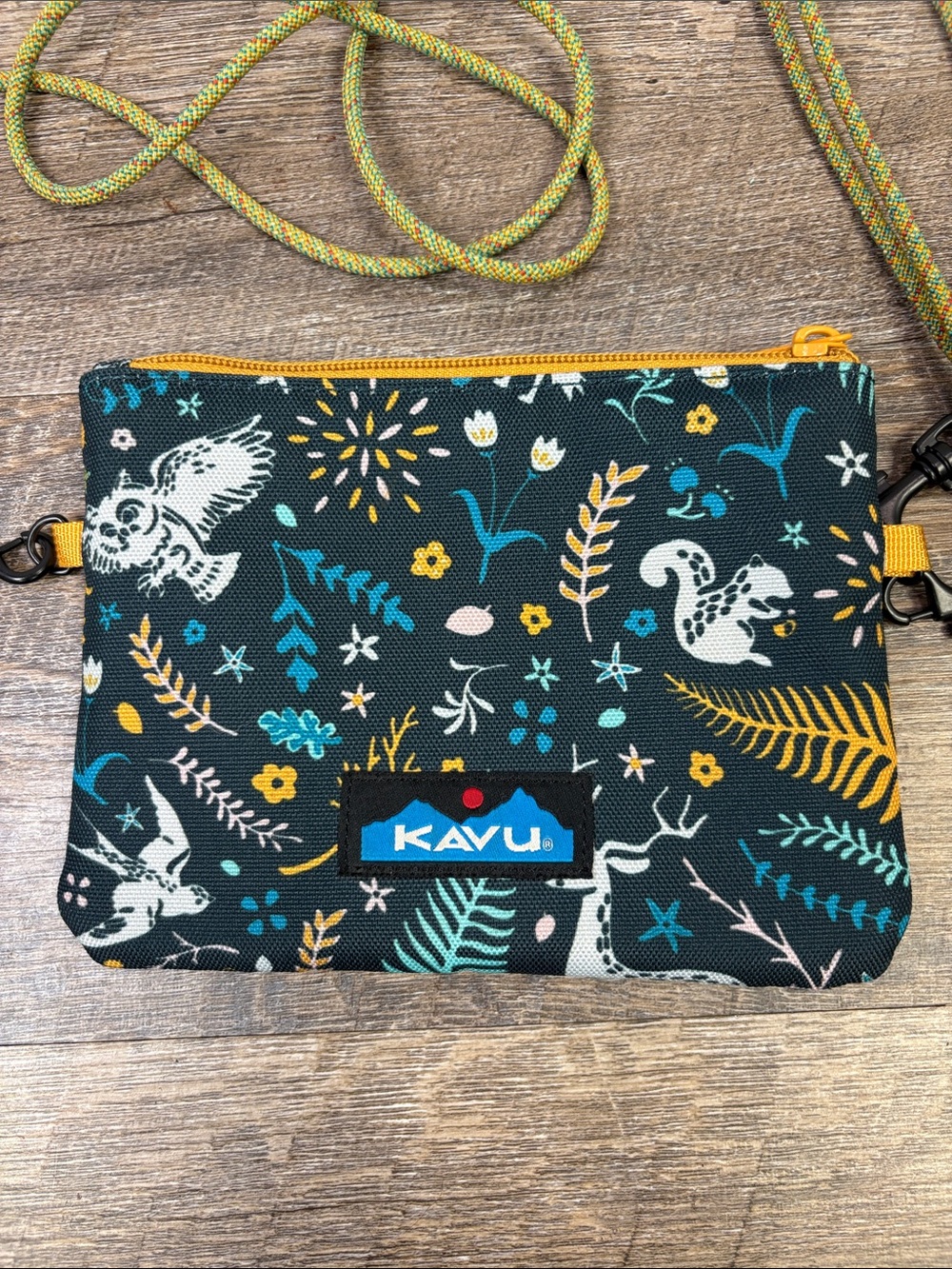 KAVU Woodland Wildlife Wristlet Crossbody Zip Pouch Travel Festival Bag